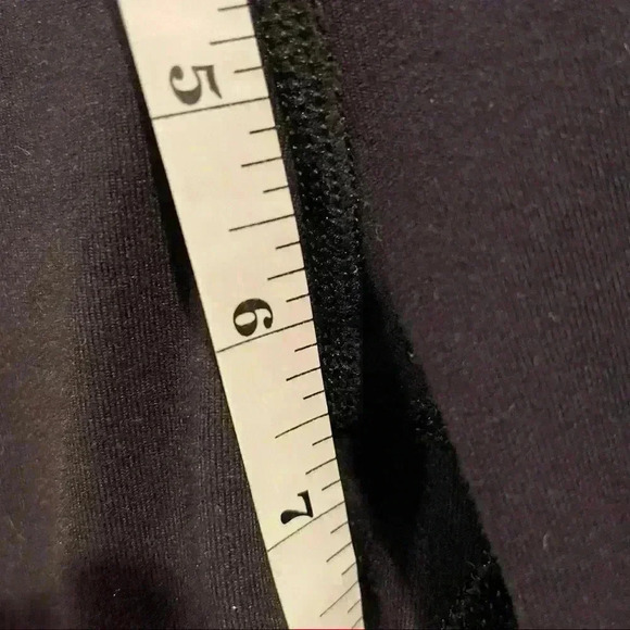 Lululemon Cropped Pants - Picture 4 of 7